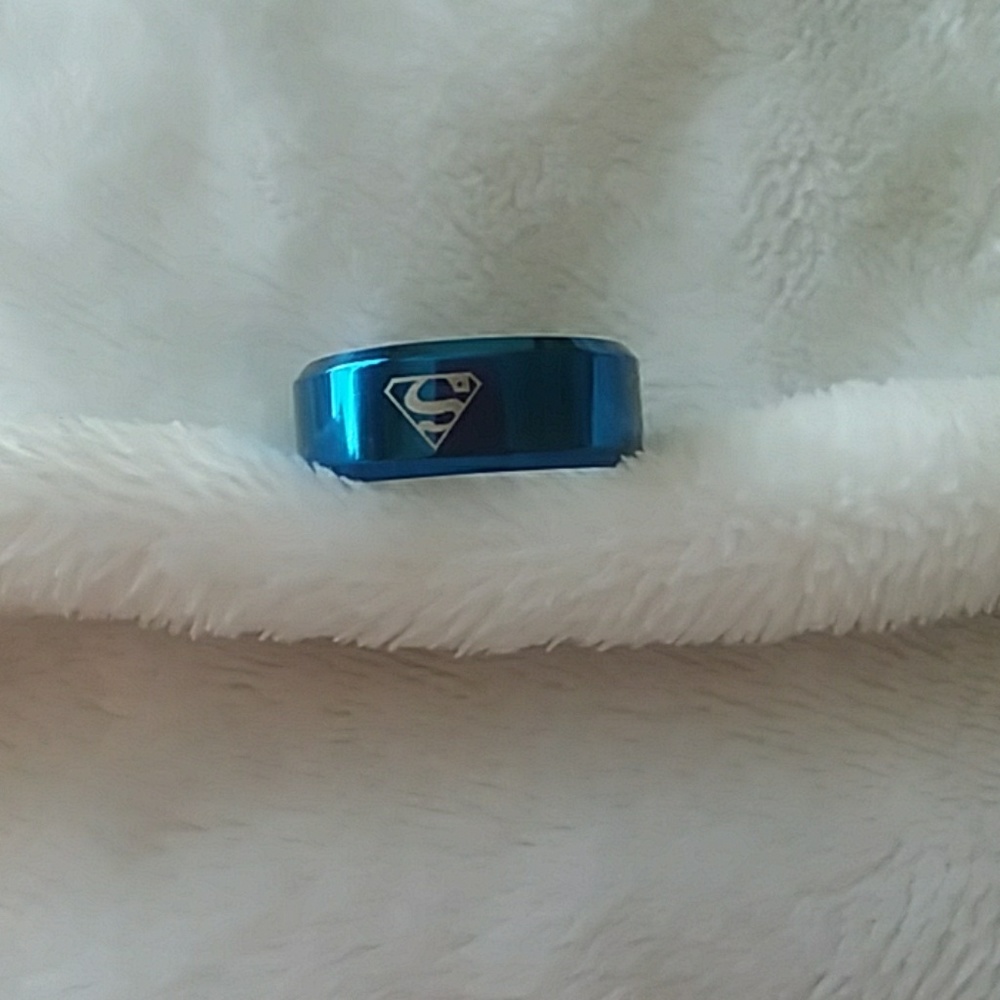 Size 8 SUPERMAN RING blue NEW